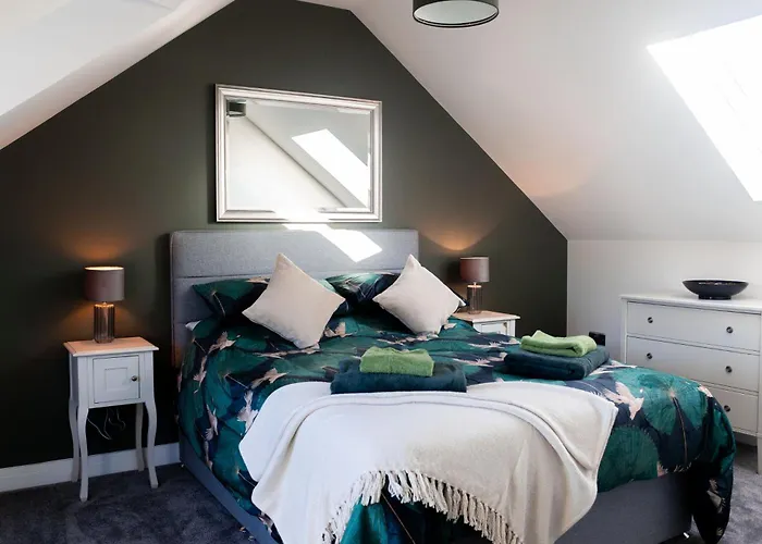 Emerald Lodge